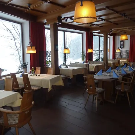 Πανσιόν Alpenhotel Beslhof 3*