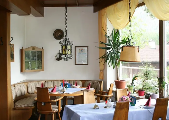 Πανσιόν Alpenhotel Beslhof 3*